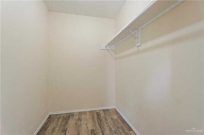 Building Photo - 13 H S St