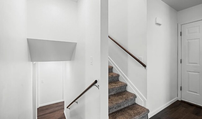 Building Photo - 1720 E Hermosa Dr