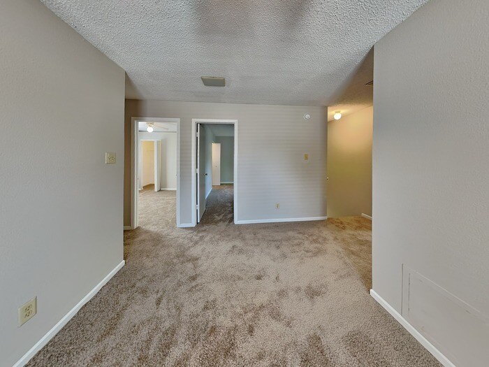 Building Photo - 6917 Earlswood Dr