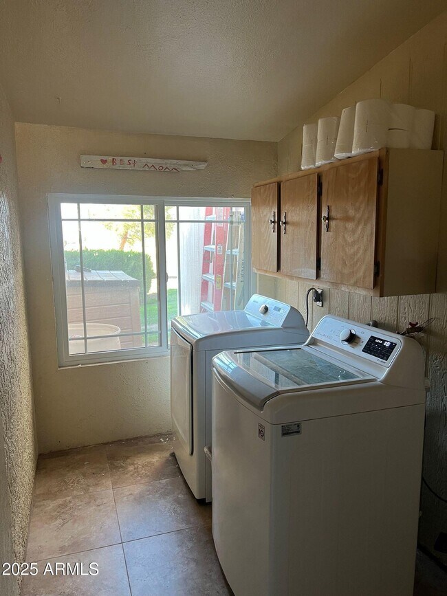 Building Photo - 7 Javelina Ct