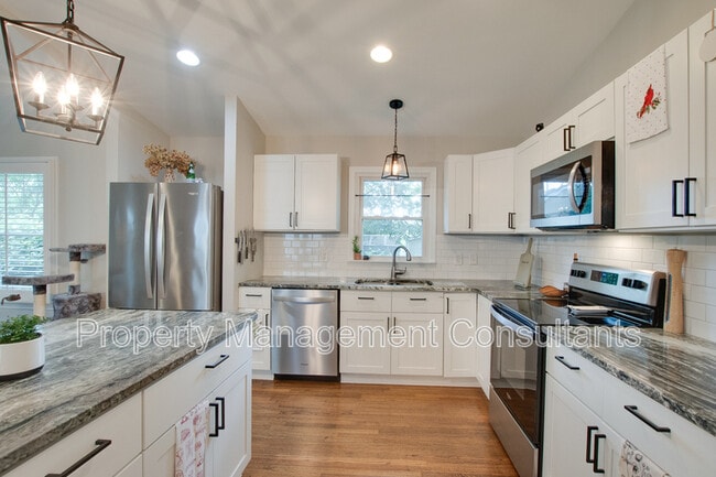 Building Photo - 805 Rison Ave NE