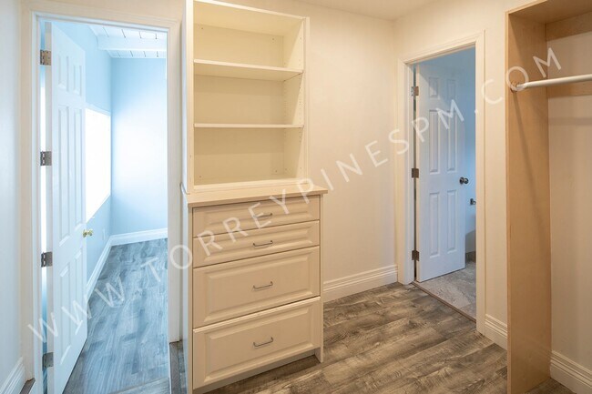 Building Photo - Gorgeous 3 br Home in Del Mar with W/D In ...