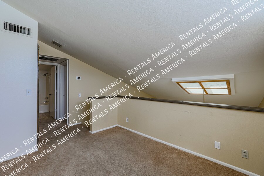 Building Photo - 633 W Southern Ave