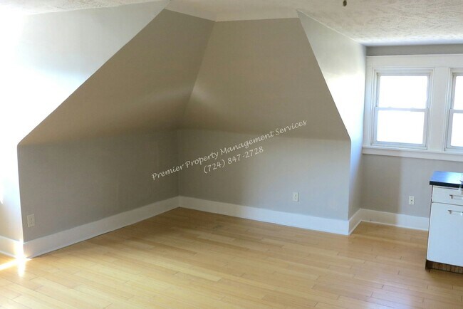Building Photo - 220 Greydon Ave