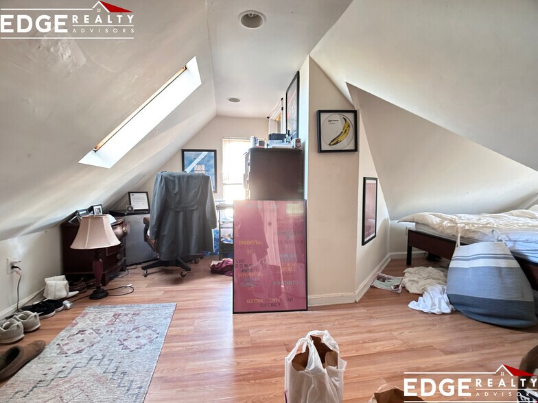 Building Photo - 38 Pratt St