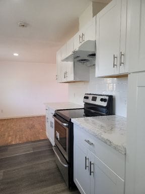 Building Photo - Remodeled 3 bed/2 bath in High Point/West Seattle with large fully fenced yard now at $2850!