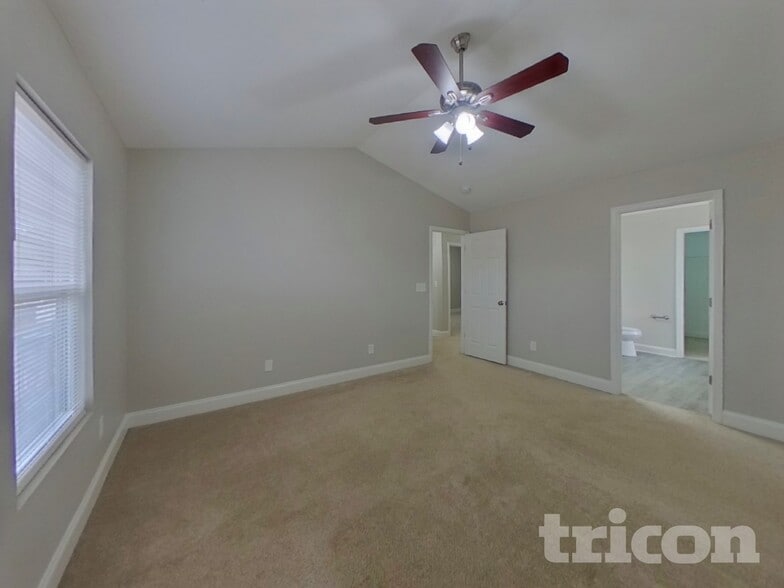 Building Photo - 9225 Newfield St