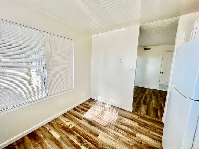 Building Photo - Charming and Cozy Two Bedroom apartment in North Vallejo with Great Views
