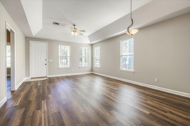 Building Photo - 3570 Four Oaks Blvd