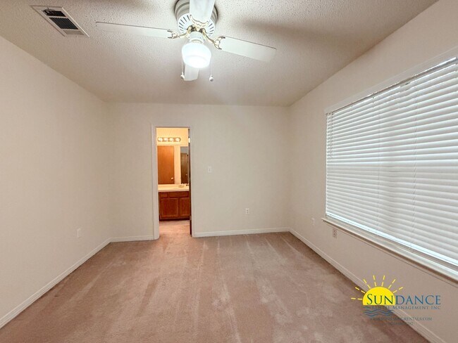 Building Photo - 946 Ashley Ln