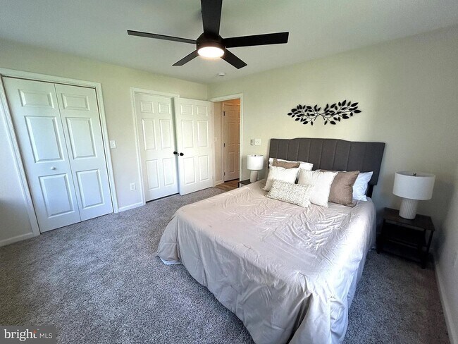 Building Photo - 1113 The Woods