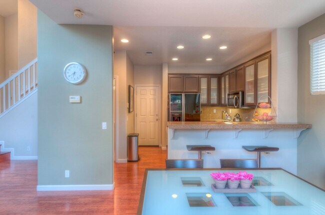 Building Photo - A must see beautiful 3 bedrooms 2.5 bathrooms single family home