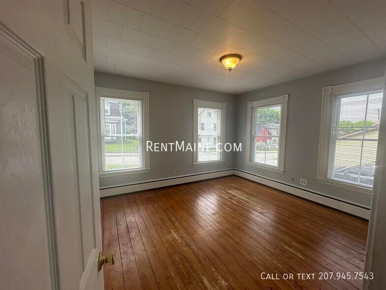 Building Photo - 12 Patten Ct