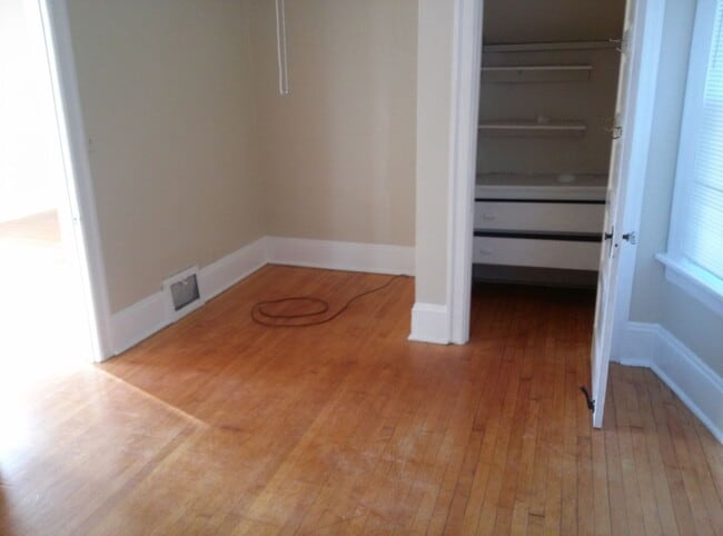 Building Photo - 2614 N Prospect Ave