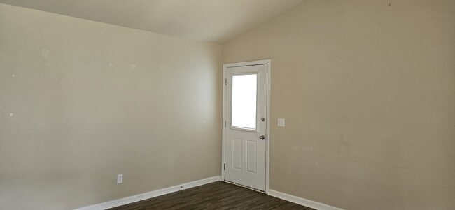 Building Photo - 127 Radford Cir