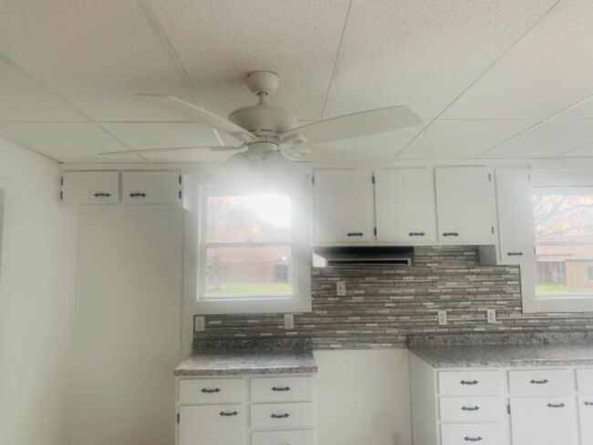 Building Photo - 3236 Schneider Rd