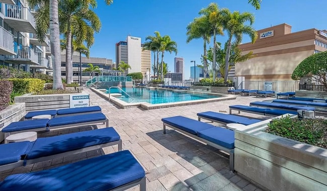 Building Photo - 777 N Ashley Dr