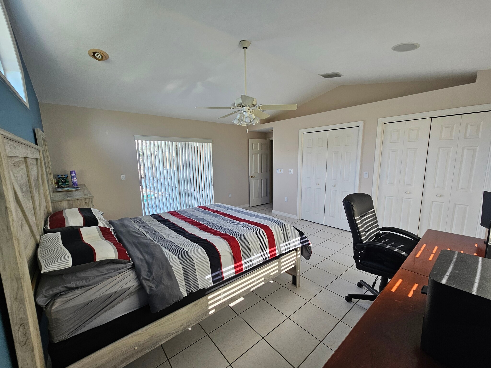Building Photo - 2210 Bayou Dr