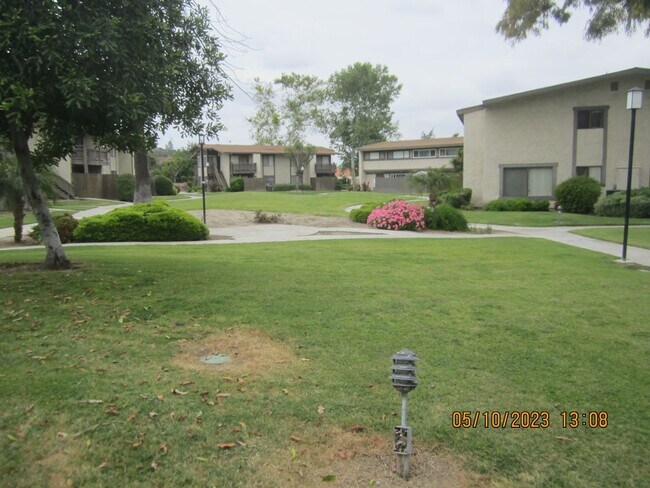Building Photo - SPACIOUS 2 STORY CONDO