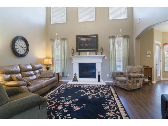 Building Photo - 213 Longview Ct