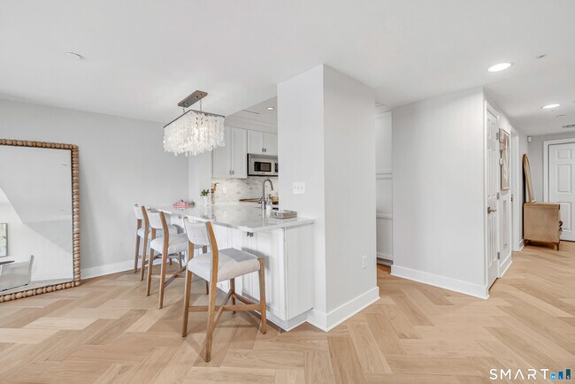 Building Photo - 43 Harbor Dr