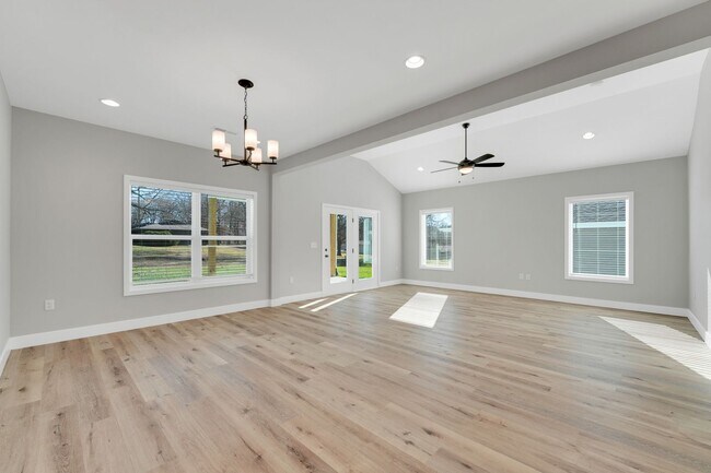 Building Photo - Hickory Village 55 Plus, LLC - 3700 E Cherry St Springfield, MO 65809