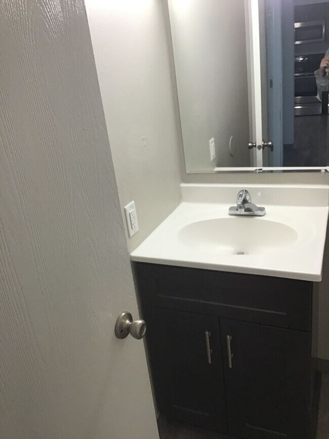 Building Photo - 2 Bedroom in Downtown Omaha