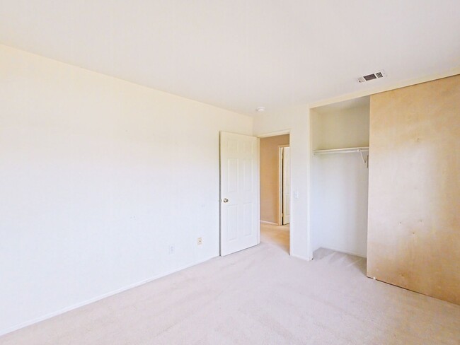 Building Photo - 4 Bedroom Family Home in Horse Thief Canyo...