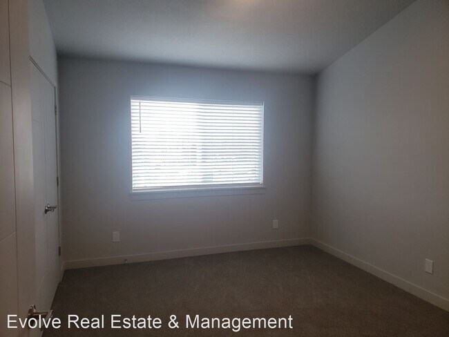 Building Photo - 2 br, 1 bath House - 1141 E 1320 S Bld D 304