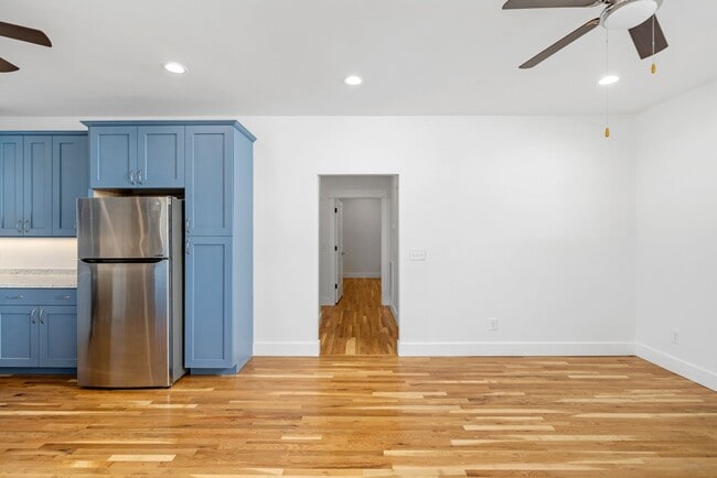 Building Photo - 2104 Jade Dr