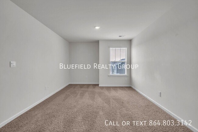 Building Photo - 1313 Chamomile Ct