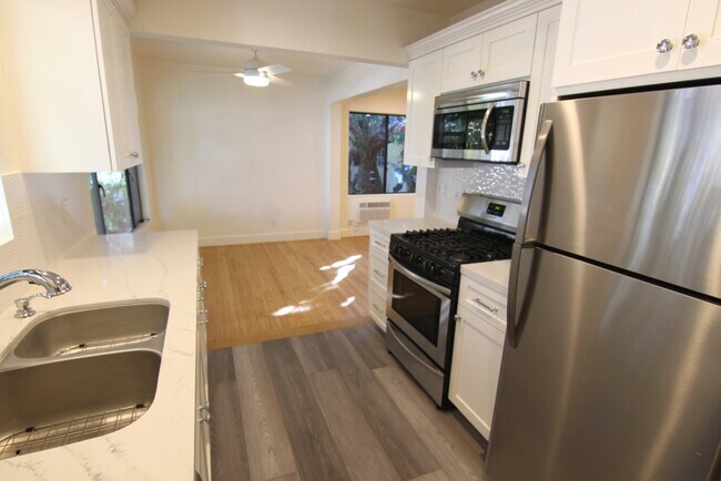 Building Photo - 1523 S Wooster St