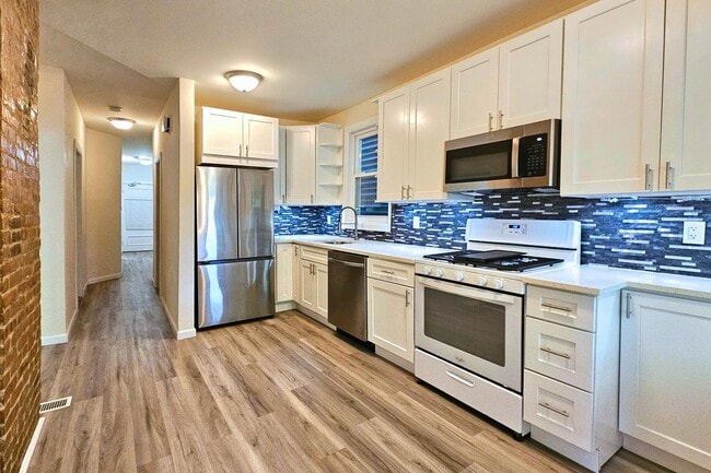 Building Photo - 45 Gautier Ave