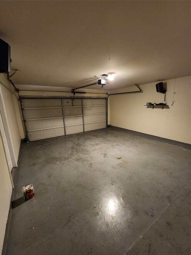 Building Photo - 4713 E Meadow Dr