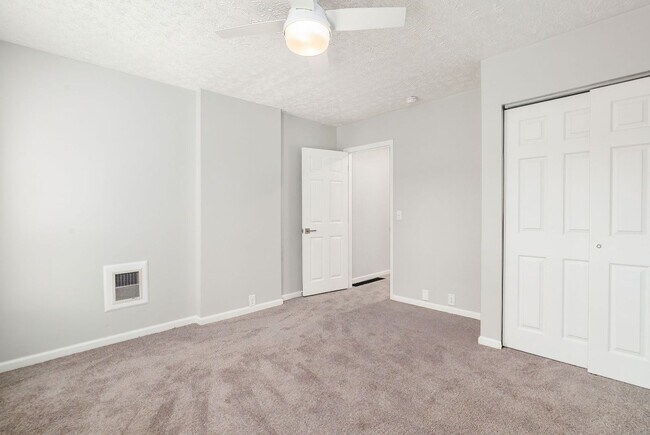Building Photo - Available Now!!! Newly Renovated Merion Vi...