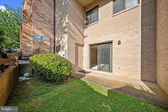 Building Photo - 3895 Steppes Ct