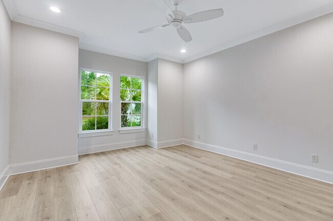 Building Photo - 105 Sugar Sands Dr