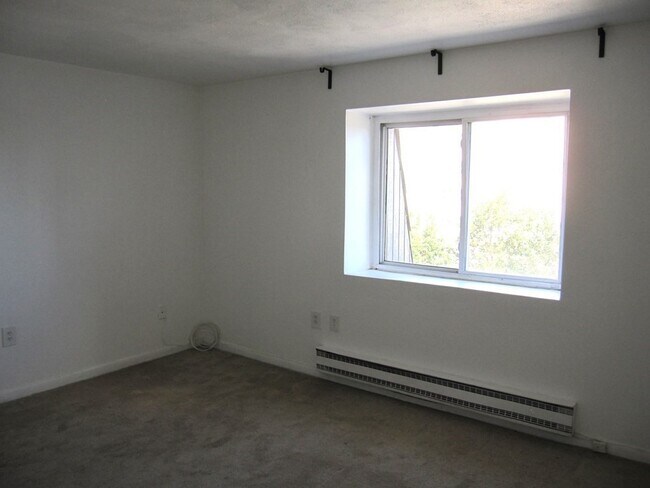 Building Photo - 270 Quarry St
