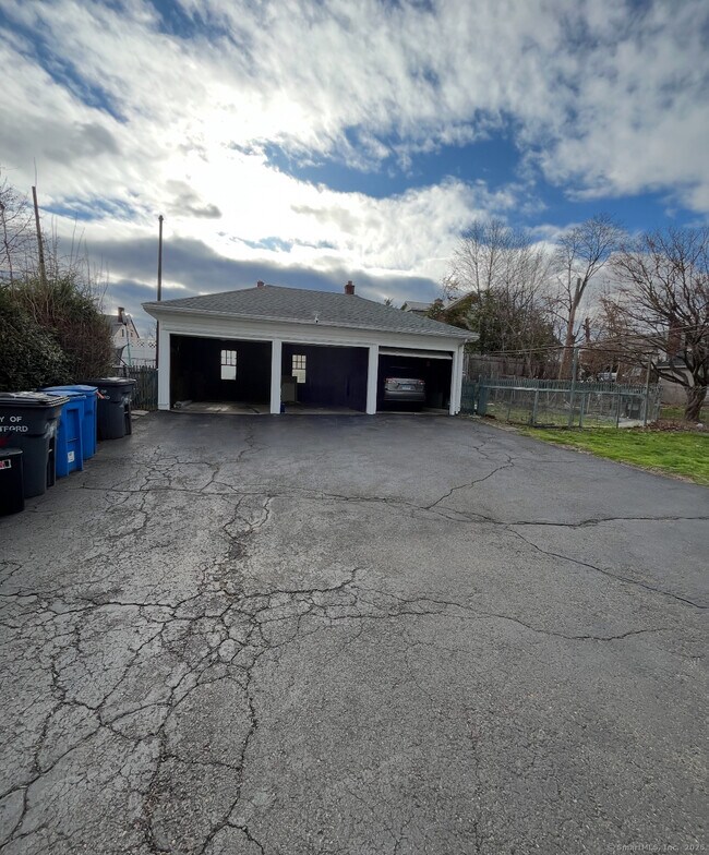 Building Photo - 267 Grandview Terrace
