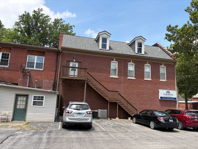 Building Photo - 209 W High St