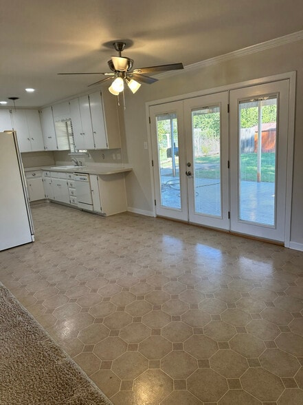 Building Photo - 4631 Cascades Dr