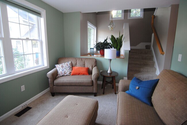 Building Photo - 81 Barrington Ave