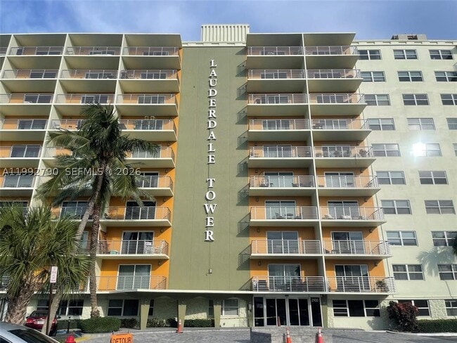 Building Photo - 2900 NE 30th St