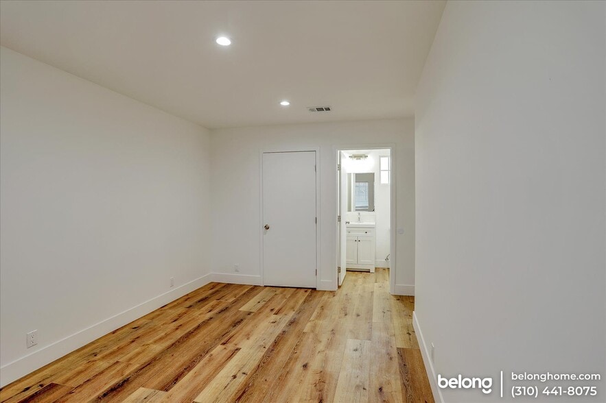 Building Photo - 8833 Paso Robles Ave