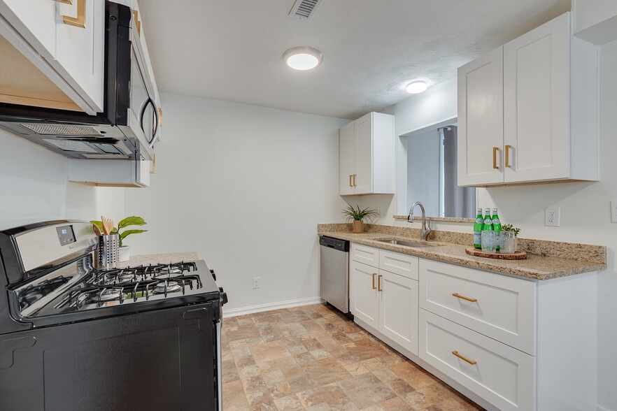 Kitchen - 1733 Melba Ct