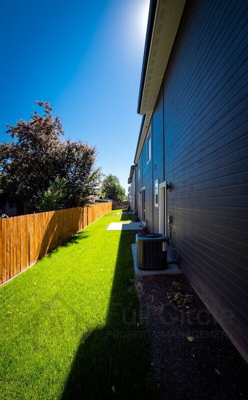 Building Photo - 1624 W Cyrus St