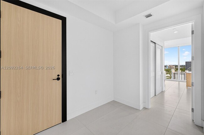 Building Photo - 153 N Seabreeze Blvd