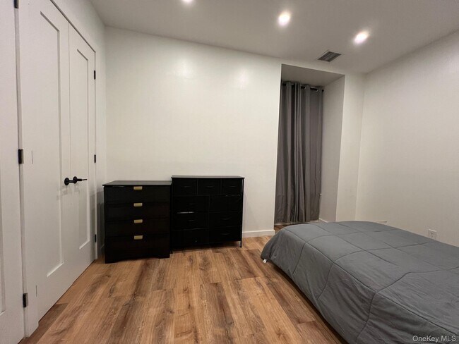 Building Photo - 1250 North Ave