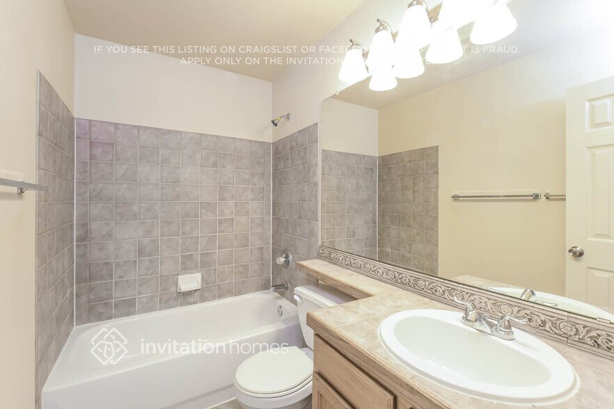 Building Photo - 15130 E 116th Dr