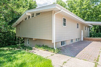Building Photo - Please View 3D Virtual Walk-Through Before...